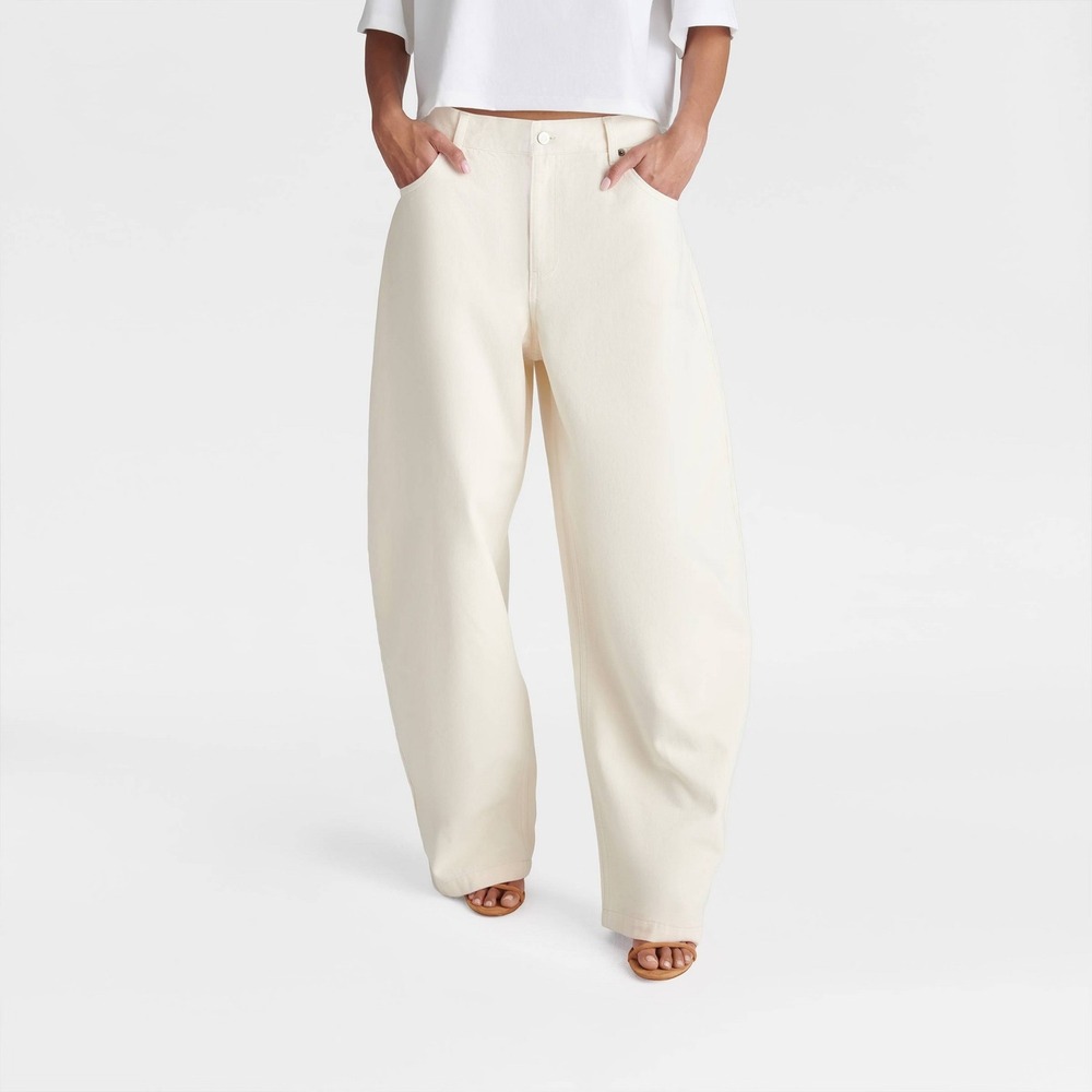KBB by KAHLANA x Target Size 6 / Small Mid-Rise The Barrel Leg‎ Jean Cream Jeans